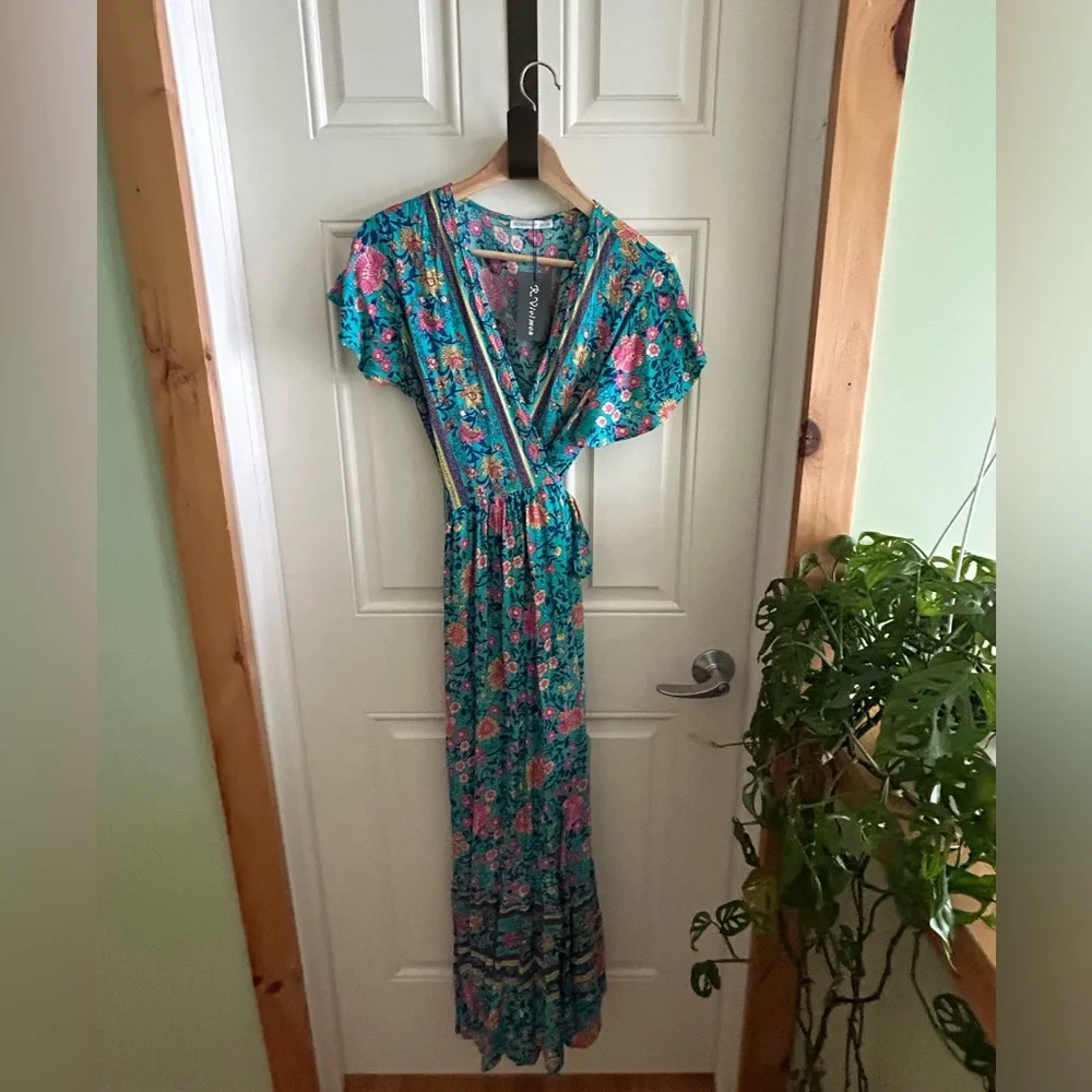 Flutter Sleeve Floral wrap dress - so comfy! - Picture 3 of 3